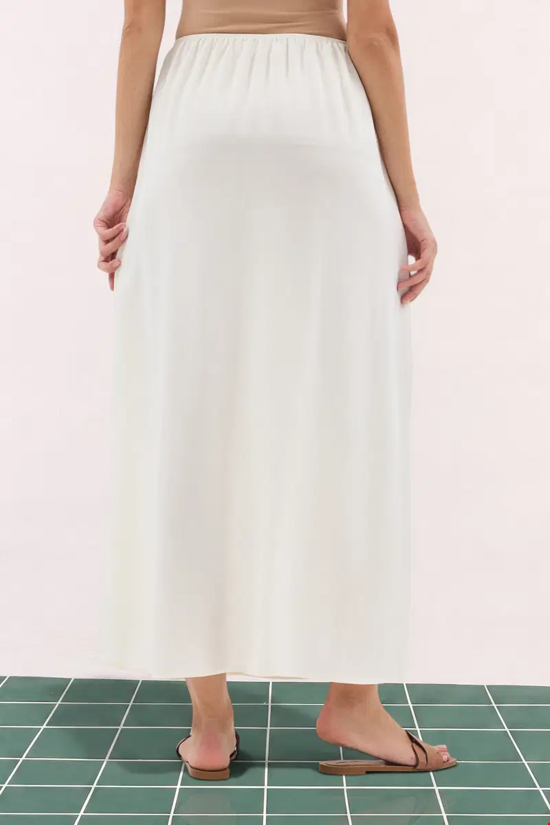 Qanu Viskon Etek İçlik Beyaz 