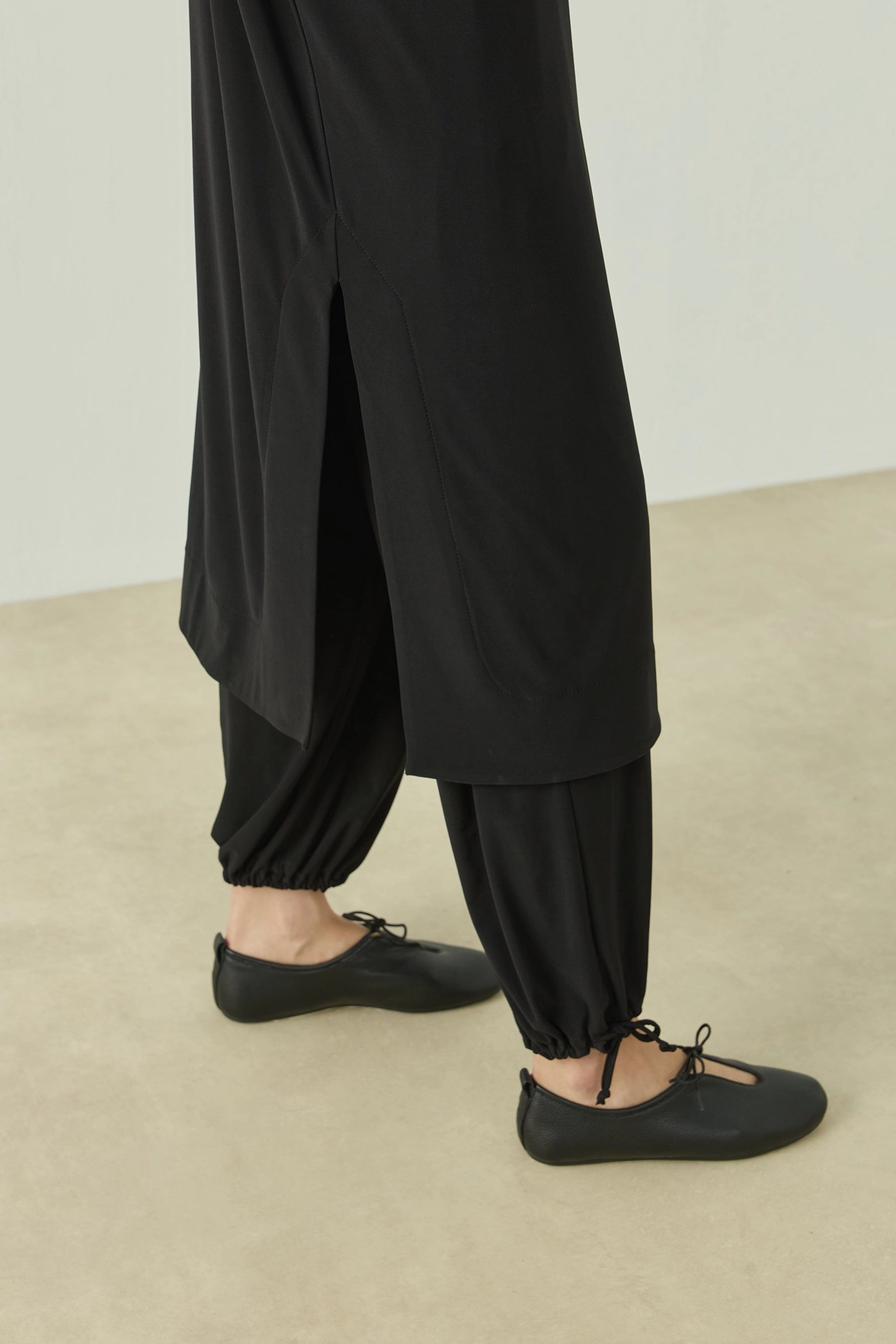 Qanu Monarch Tunik Siyah 