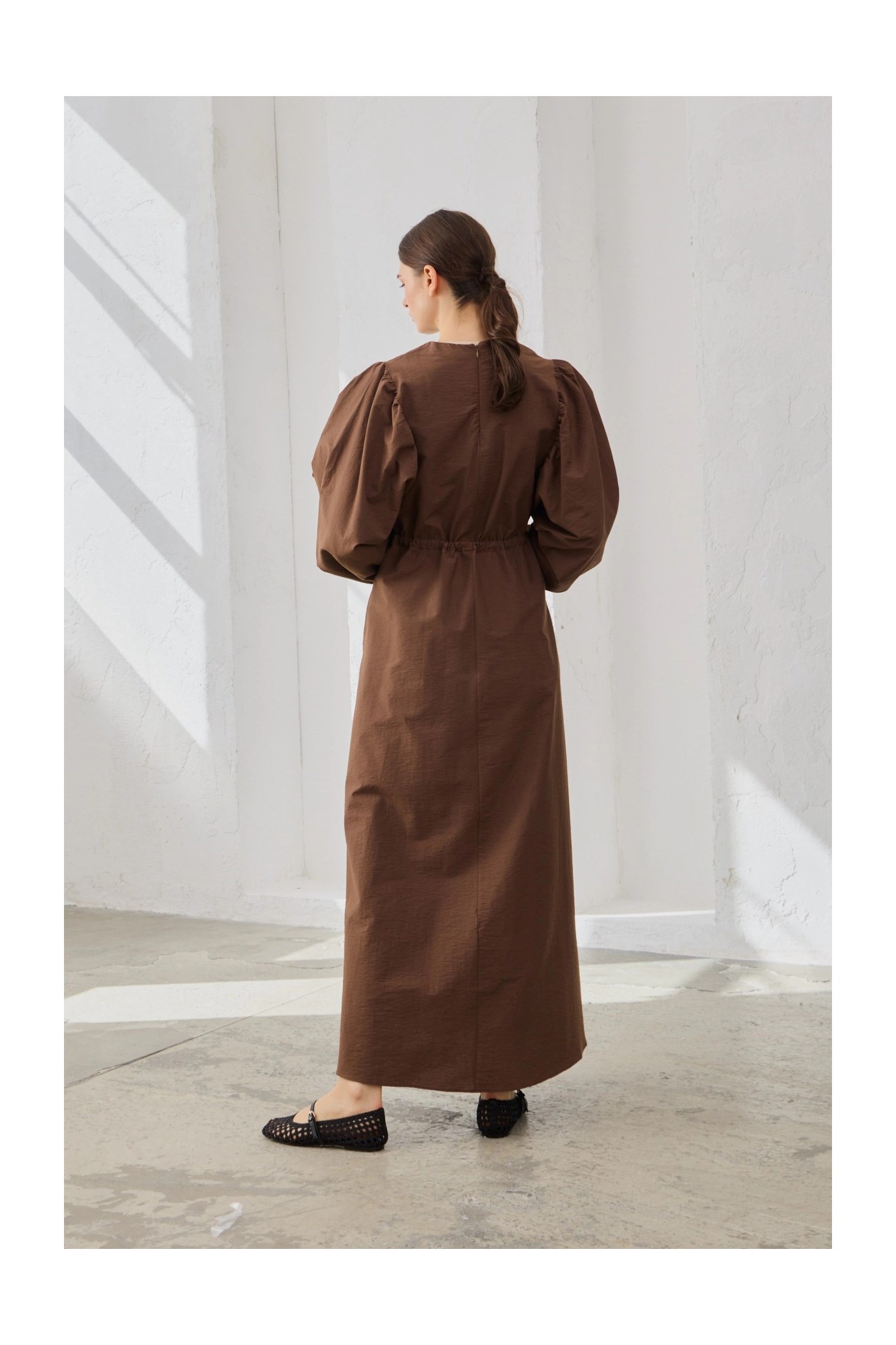 Qanu Pamuklu Büzgülü Elbise Kahverengi