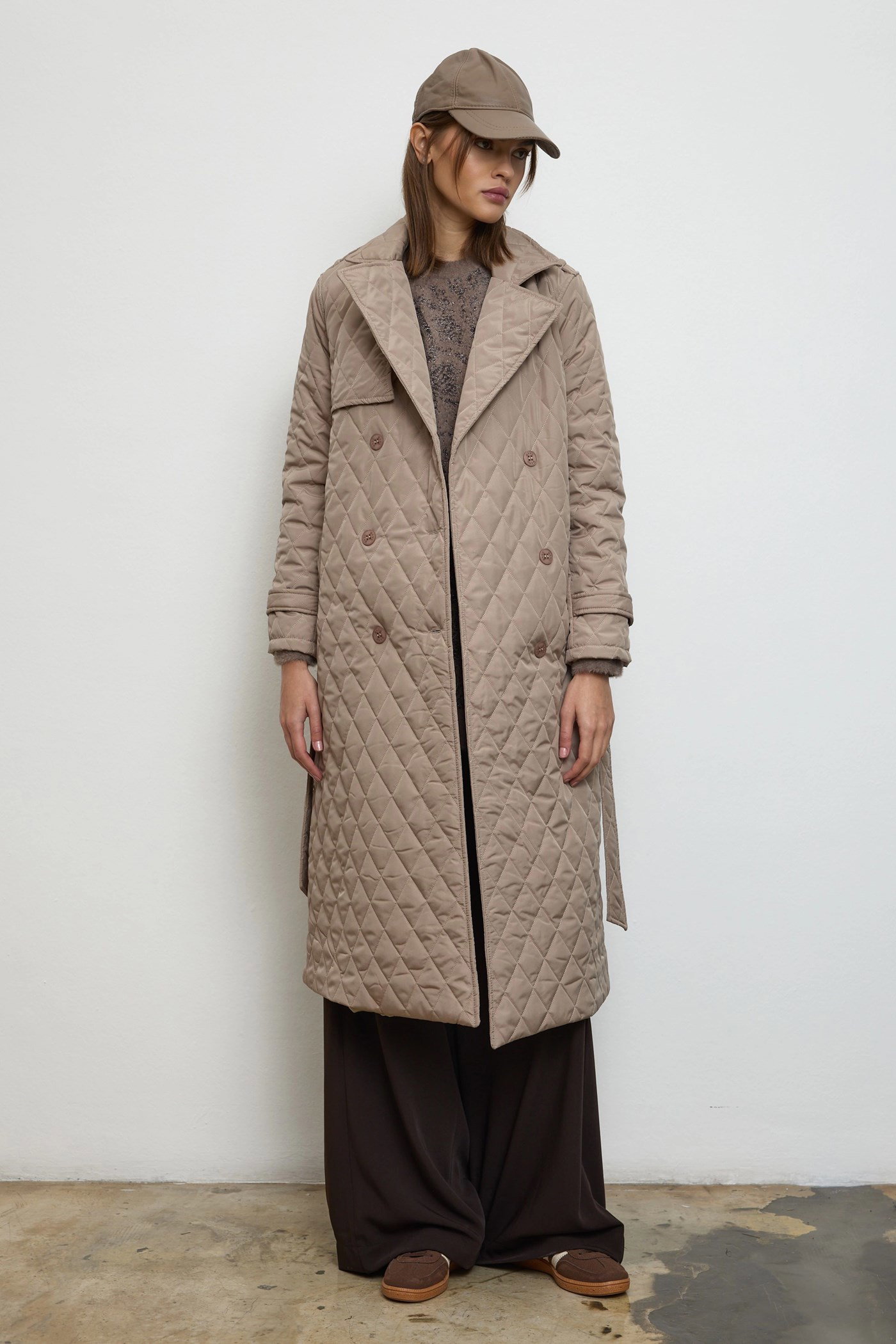 Qanu Valora Kapitone Mont Vizon